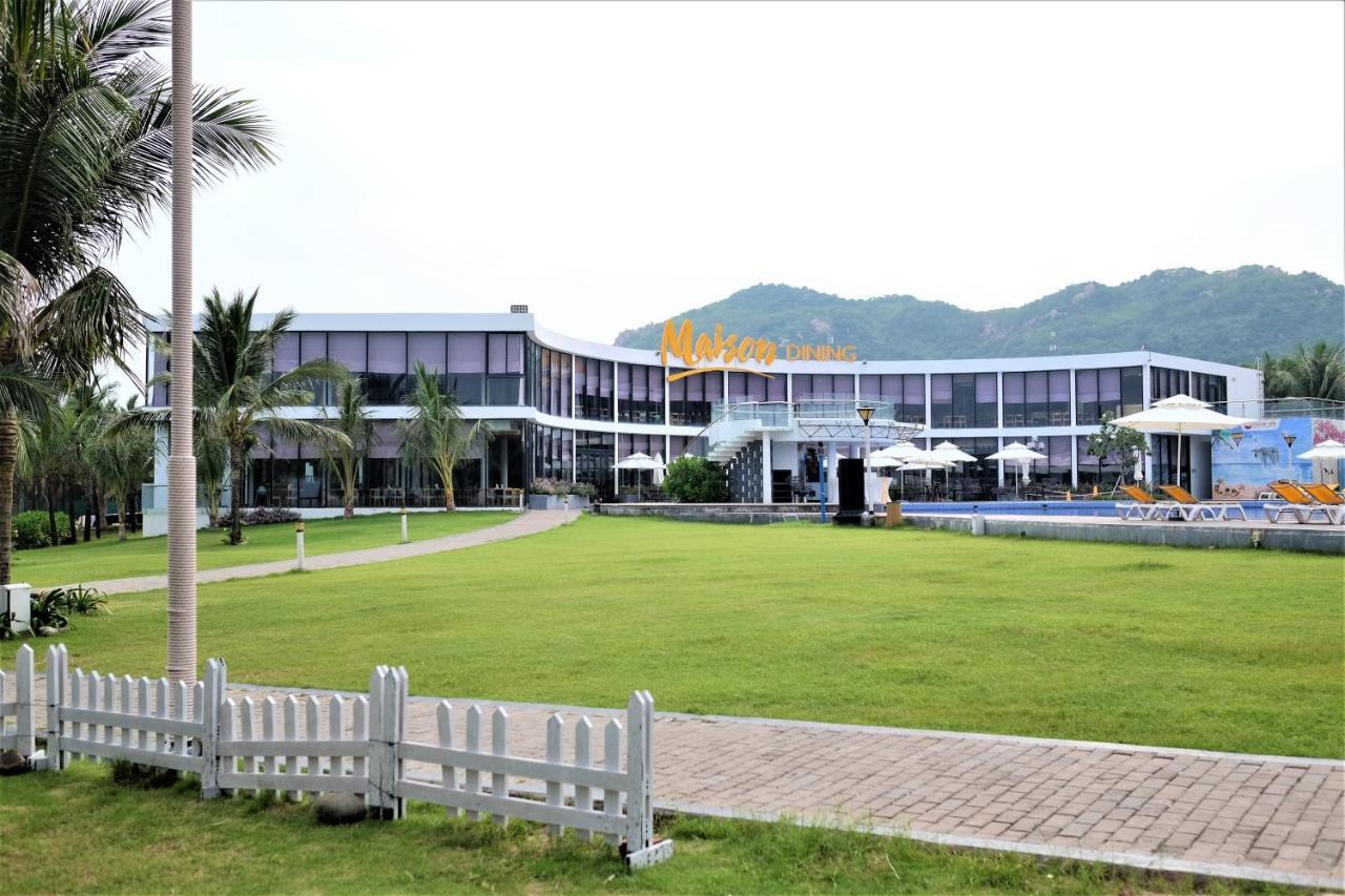 Private Villa At Oceanami Resort Phuochai エクステリア 写真