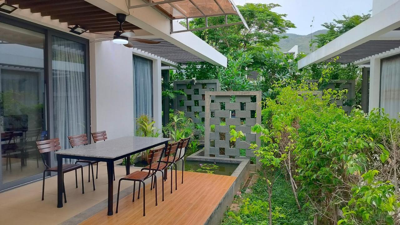 Private Villa At Oceanami Resort Phuochai エクステリア 写真